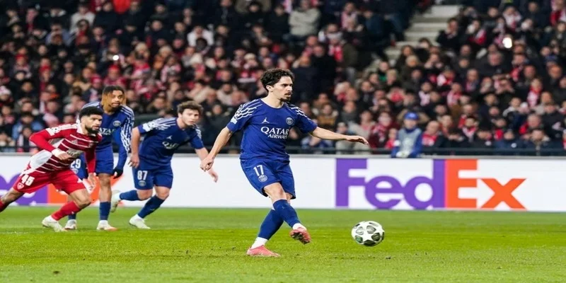 PSG Cúp C1 thể hiện lối chơi áp đảo trước đối thủ yếu